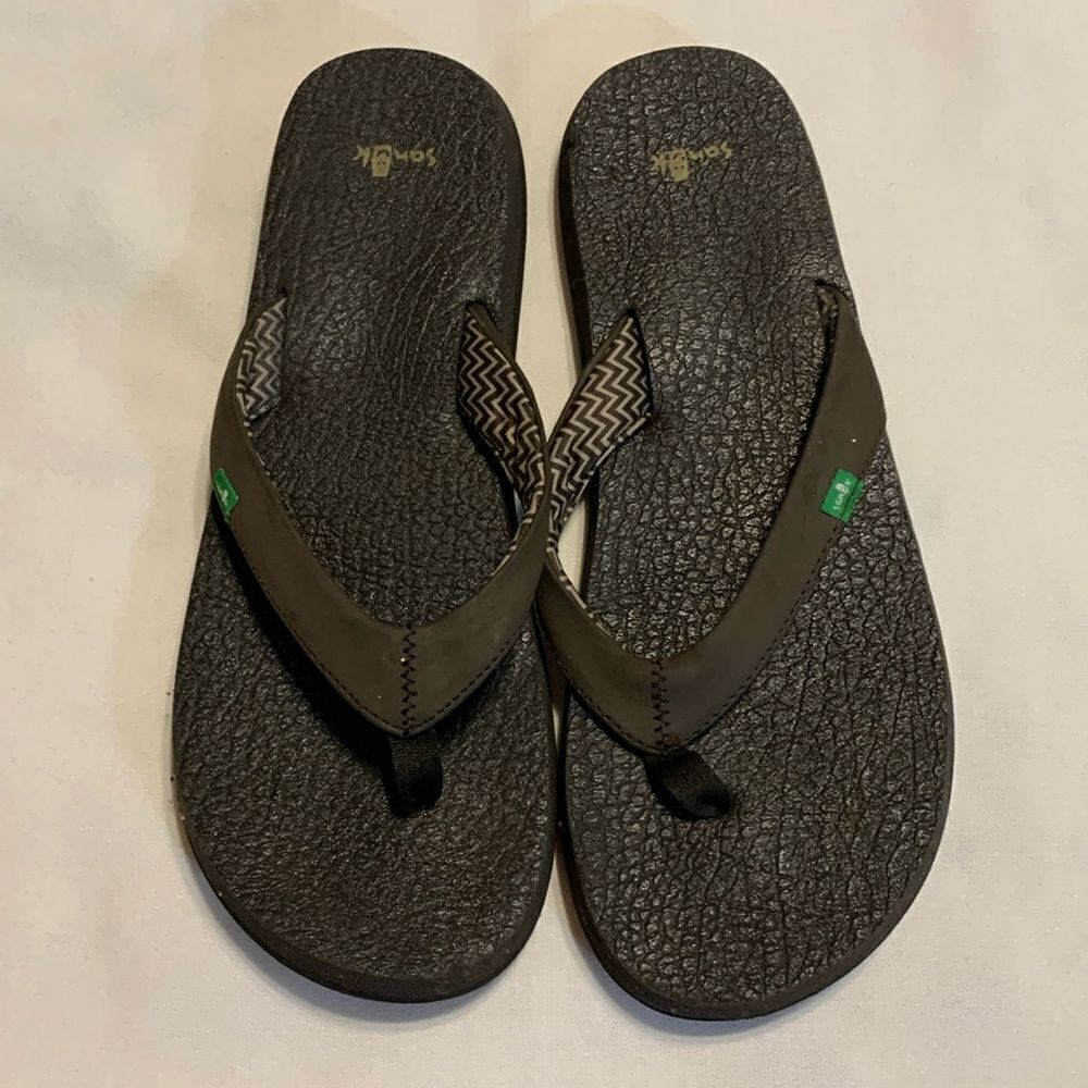 Sanuk Size 10 flip-flop sandals memory foam soles